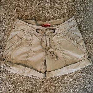 UNIONBAY Khaki Shorts Size 5